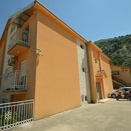 Tea Lux Apartment Kotor Exteriör bild