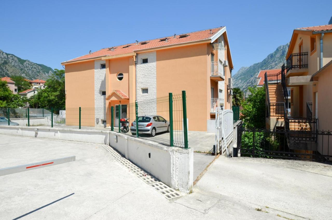 Tea Lux Apartment Kotor Exteriör bild