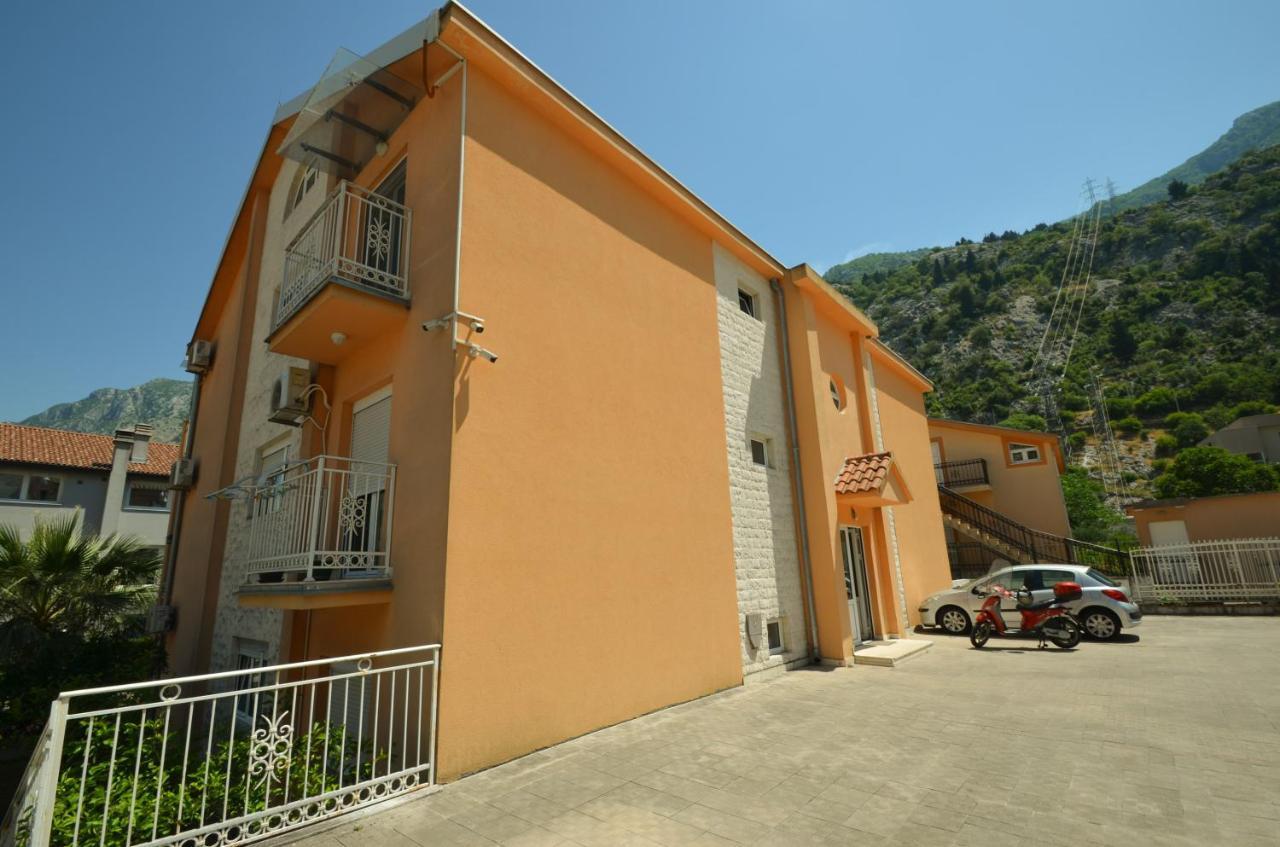 Tea Lux Apartment Kotor Exteriör bild