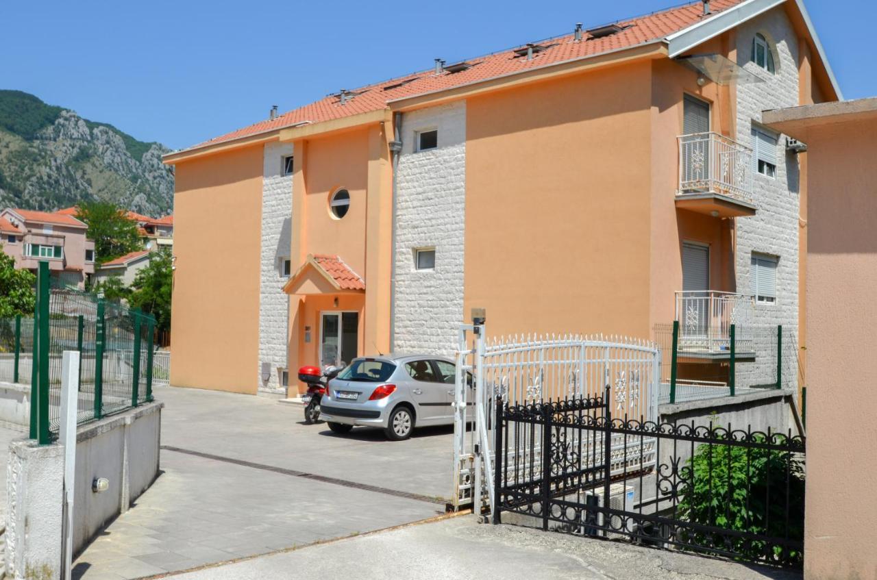 Tea Lux Apartment Kotor Exteriör bild