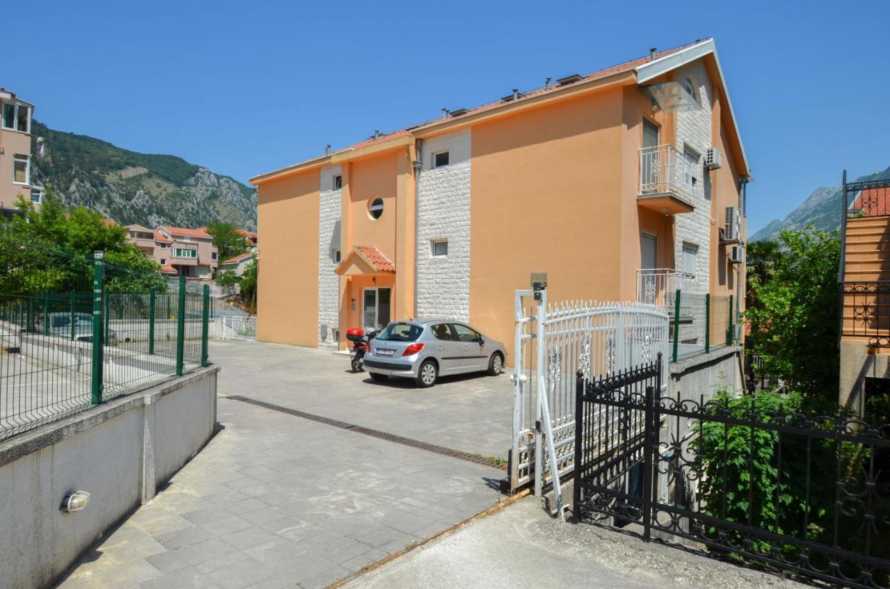 Tea Lux Apartment Kotor Exteriör bild