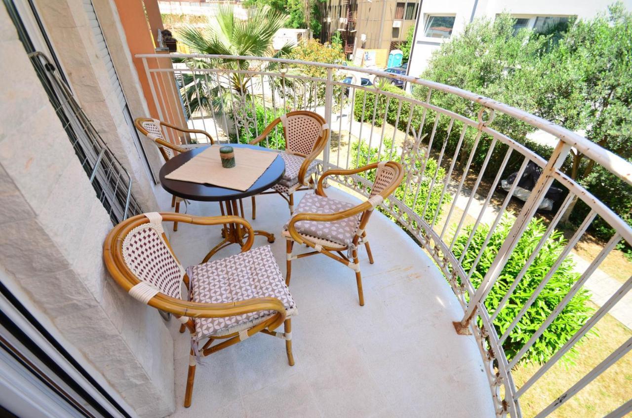 Tea Lux Apartment Kotor Exteriör bild